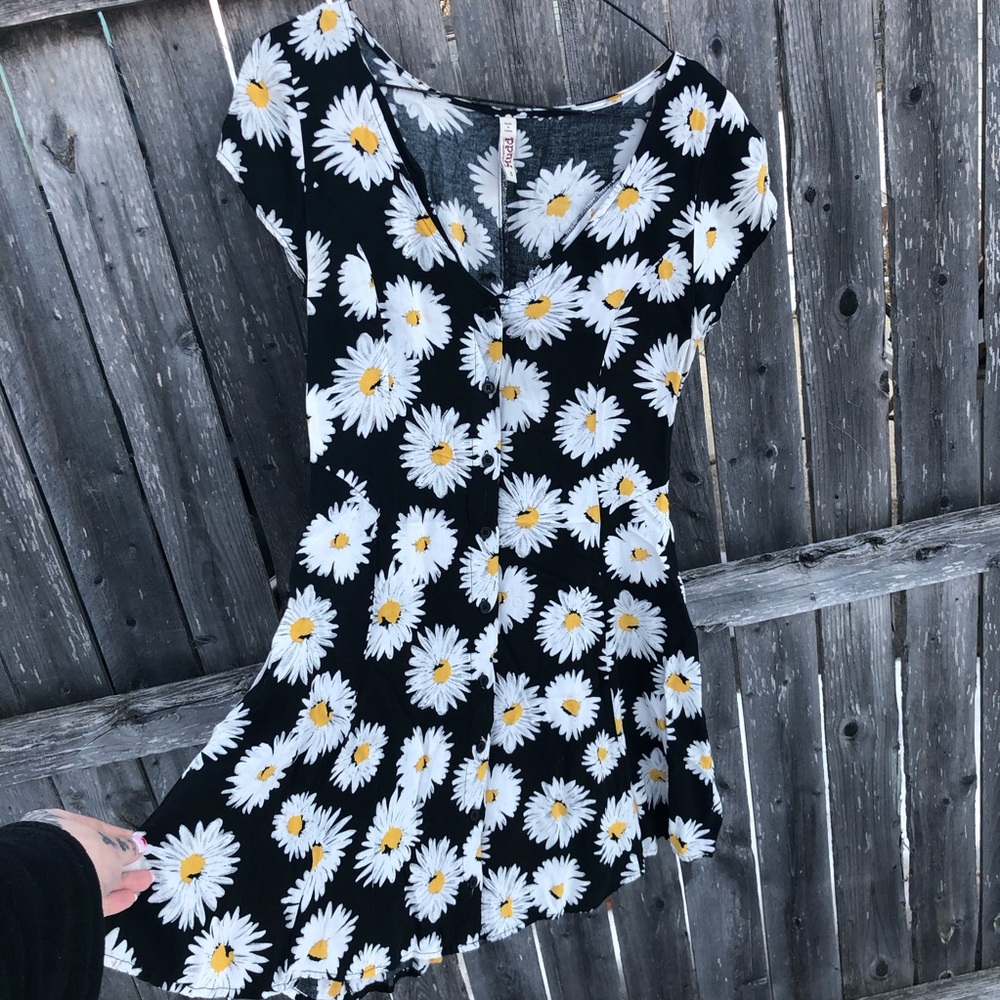 Mudd Black and White Daisy Mini Dress